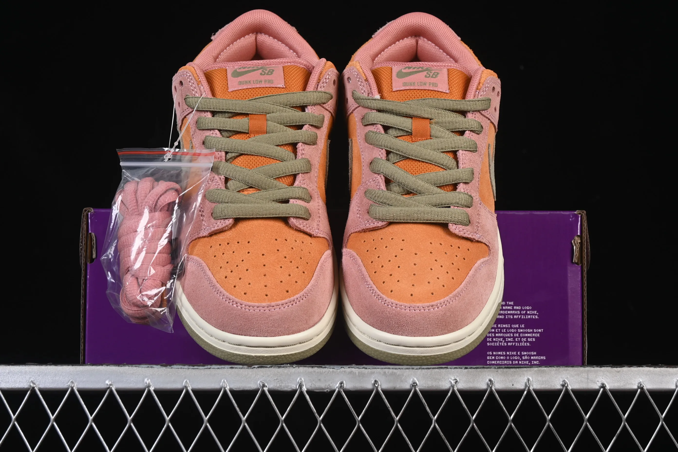 All Categories Nk SB Dunk Series Nk SB Dunk Low Low-top sneakers Nike SB Dunk Low "Red Stardust" Stardust powder Low-top casual sneakers HJ4135-600